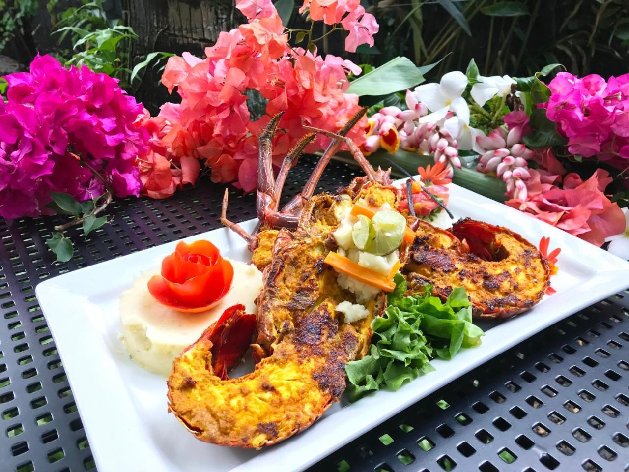 Hotel Jardin De La Paix Moroni Ngoại thất bức ảnh