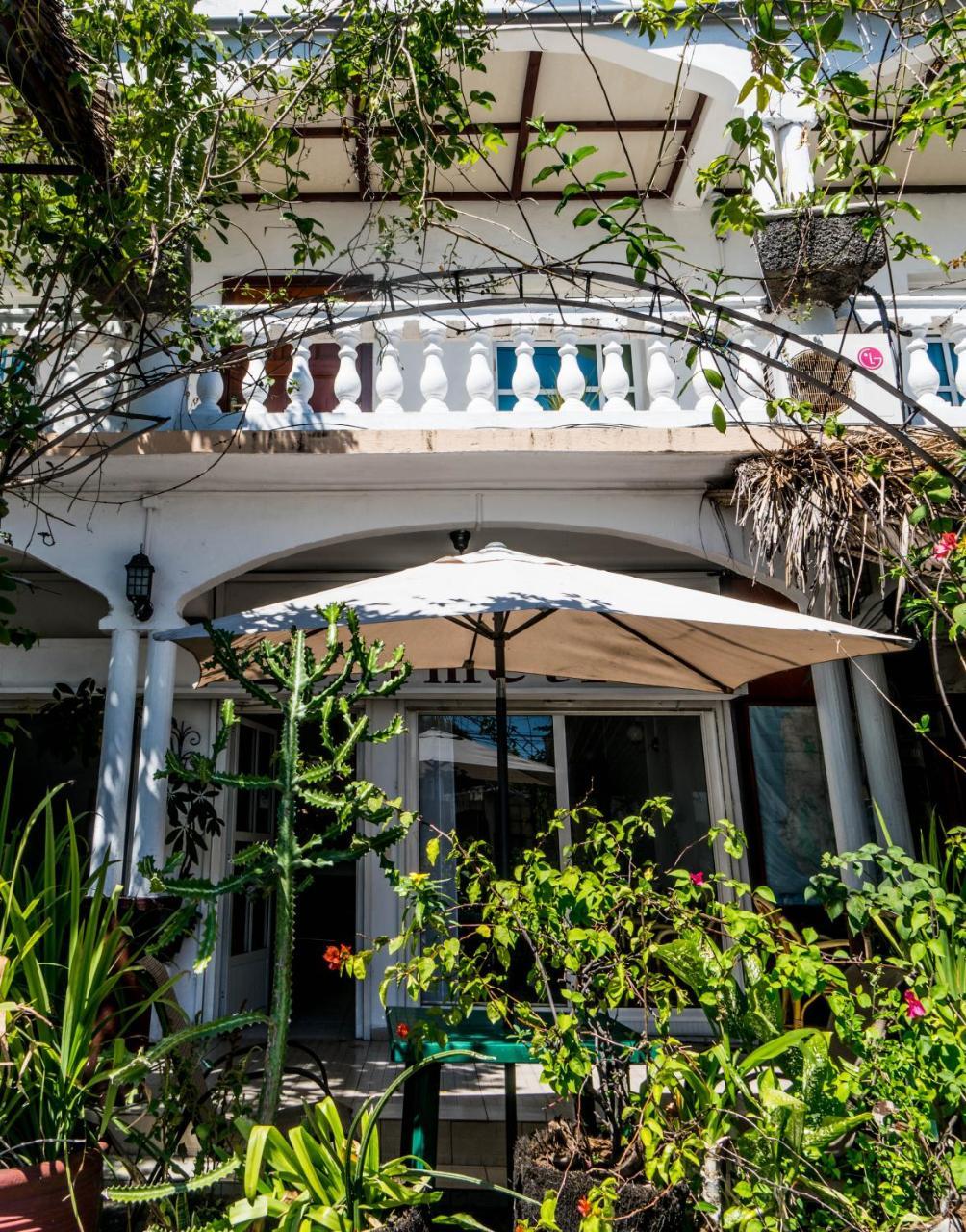 Hotel Jardin De La Paix Moroni Ngoại thất bức ảnh