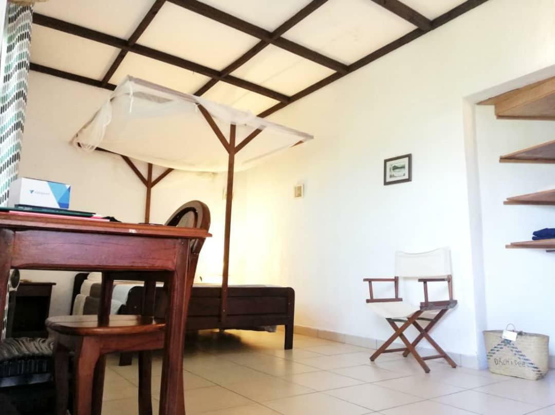 Hotel Jardin De La Paix Moroni Ngoại thất bức ảnh