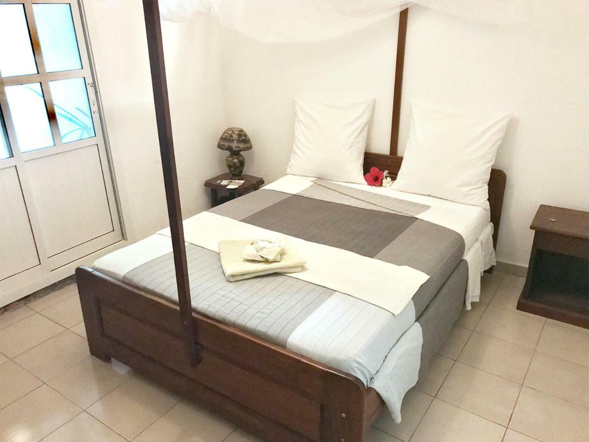 Hotel Jardin De La Paix Moroni Ngoại thất bức ảnh