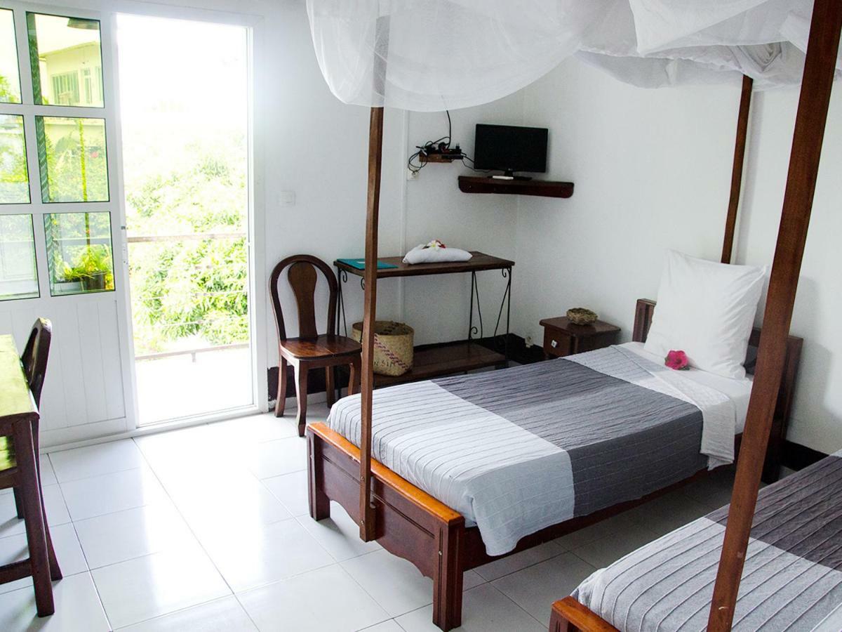 Hotel Jardin De La Paix Moroni Ngoại thất bức ảnh